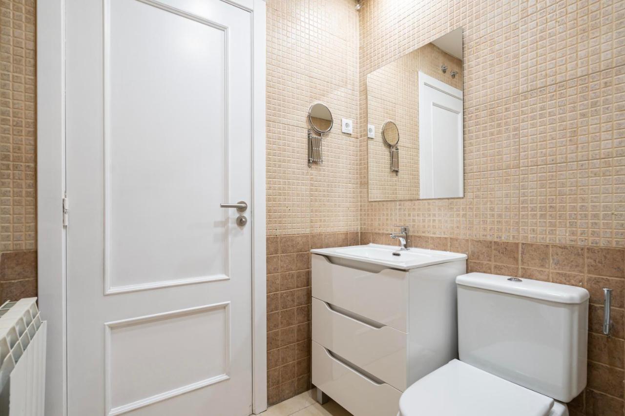 For You Rentals Elegante Y Bonito Apartamento Temporal En El Corazon De Madrid Inf1C Exterior foto
